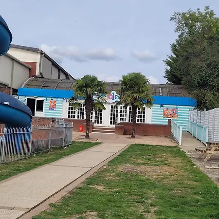 Highfield Grange Holiday Park Little Clacton Exterior photo